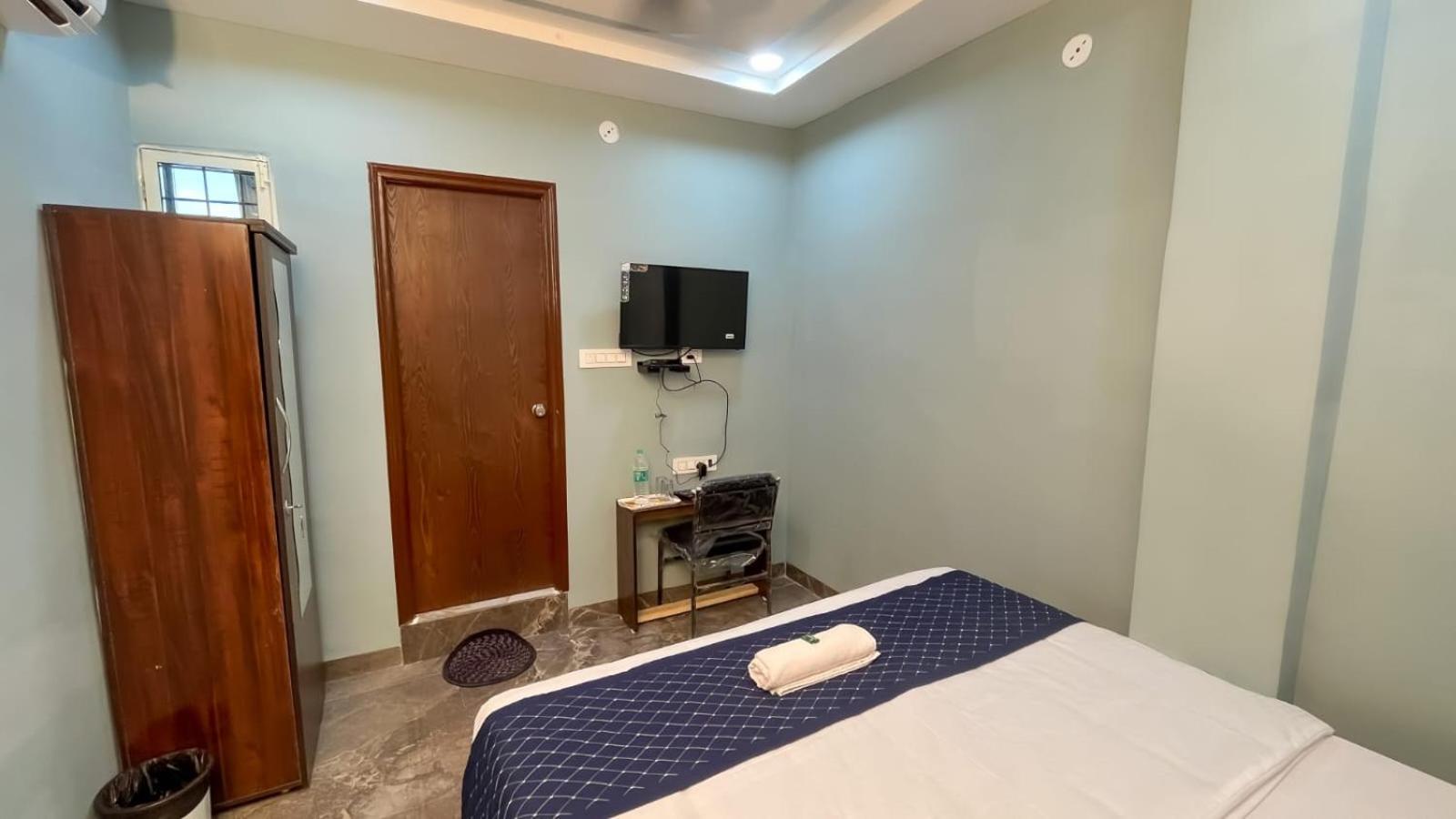 Hotel Abhinandan インドール エクステリア 写真