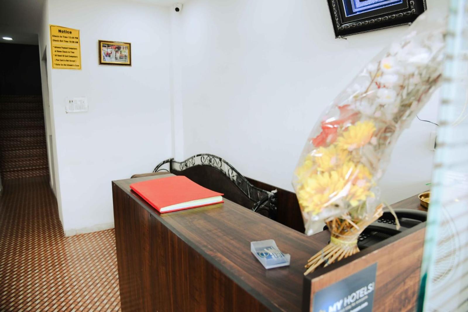 Hotel Abhinandan インドール エクステリア 写真